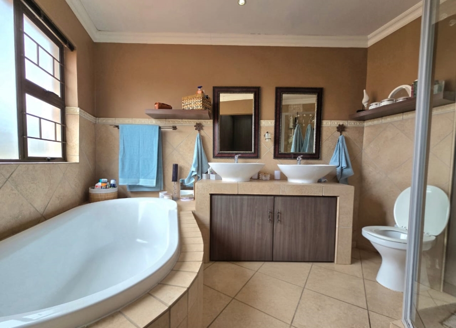 4 Bedroom Property for Sale in Melodie North West